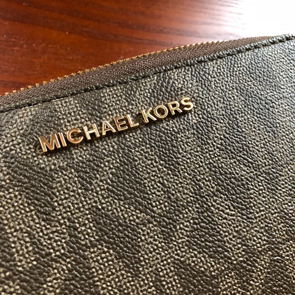 Michael Kors Wallet - Picture 4 of 4